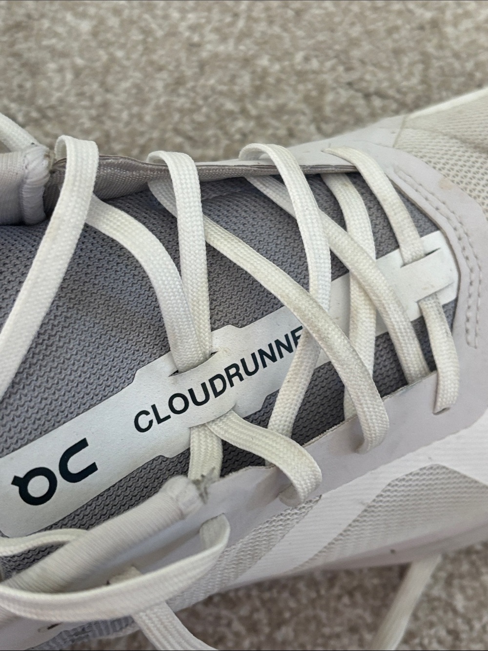 On Cloud cloud runner sneakers size 9.5 - Picture 5 of 6